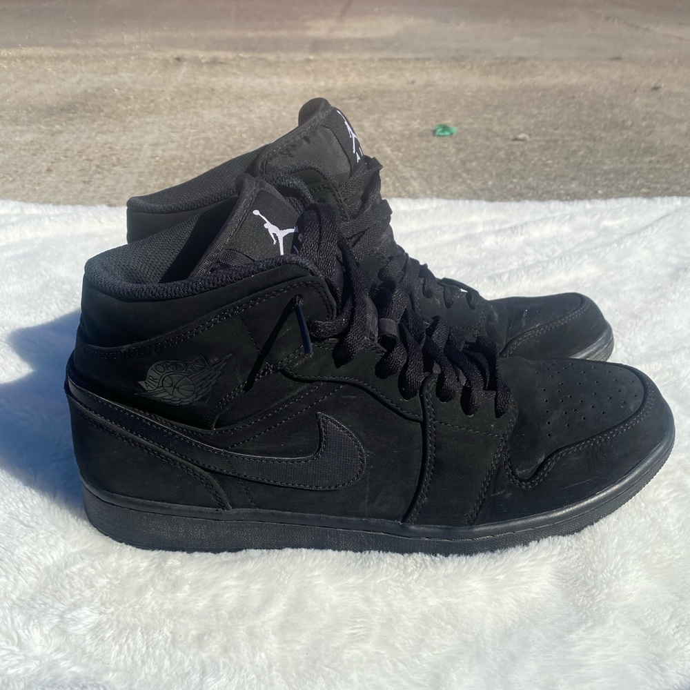 Jordan 1 Mid ‘Suit and Sneakers’ 2017 Size 11.5 630767-045